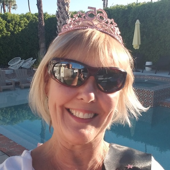 Meet your Posher, Vicki - Picture 1 of 1